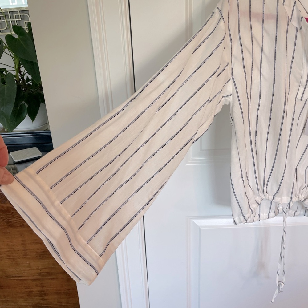 - NWT. YORK lightweight drawstring-waist top. - Picture 6 of 9